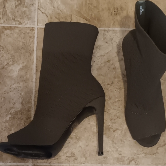 Steve Madden Heels - Picture 2 of 6